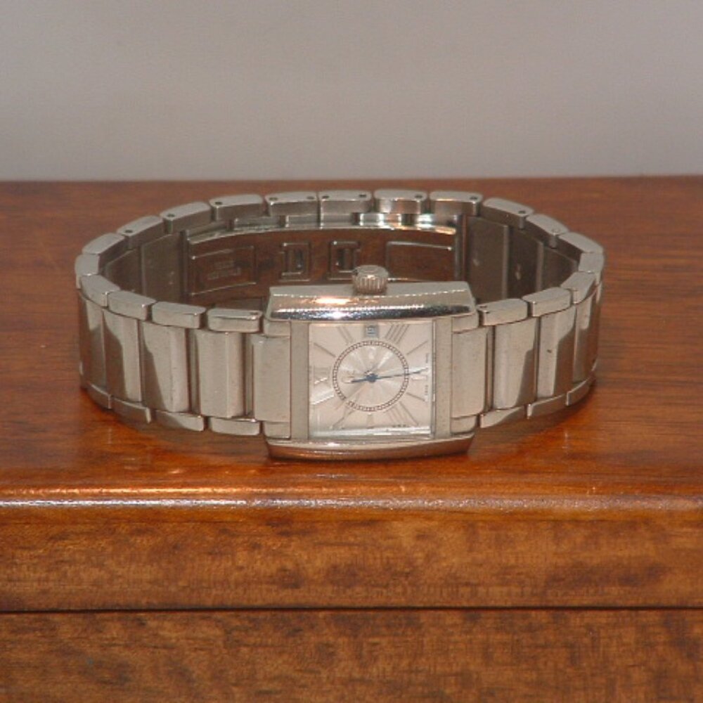 Pre-Owned Women’s Guess Collection Date GC 35500 Analog Fashion Watch